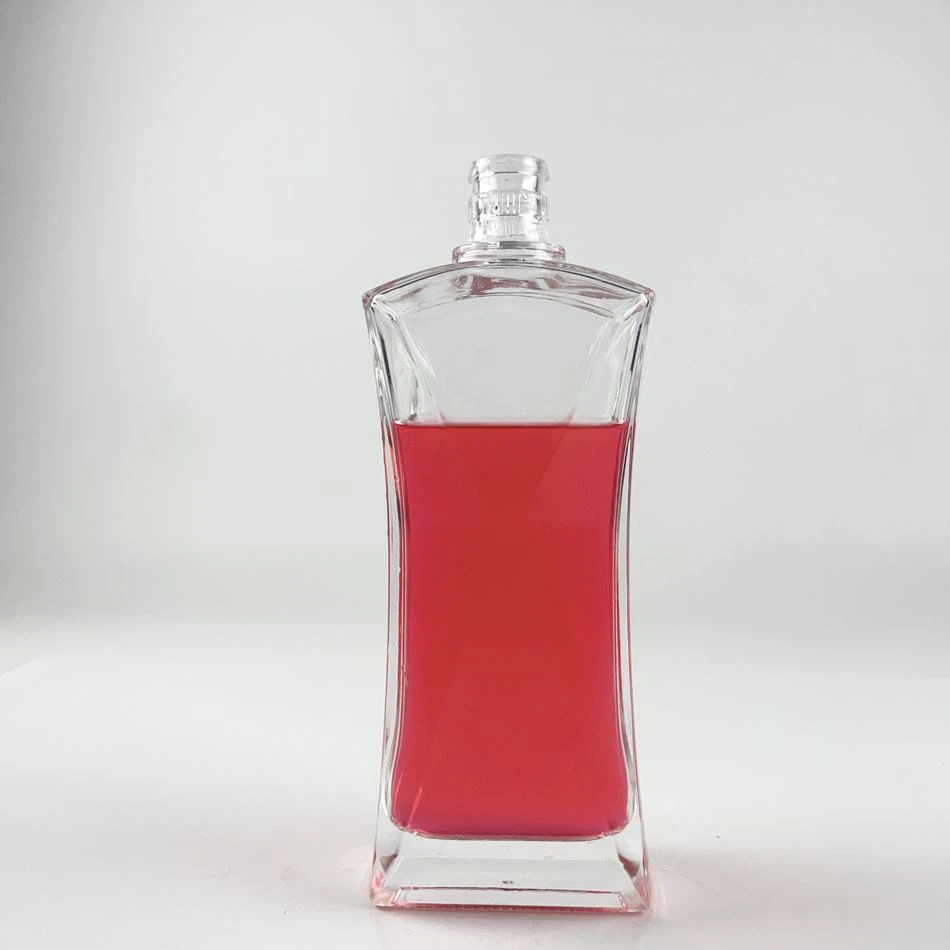 कॉर्क के साथ लक्जरी व्हिस्की ग्लास की बोतलें